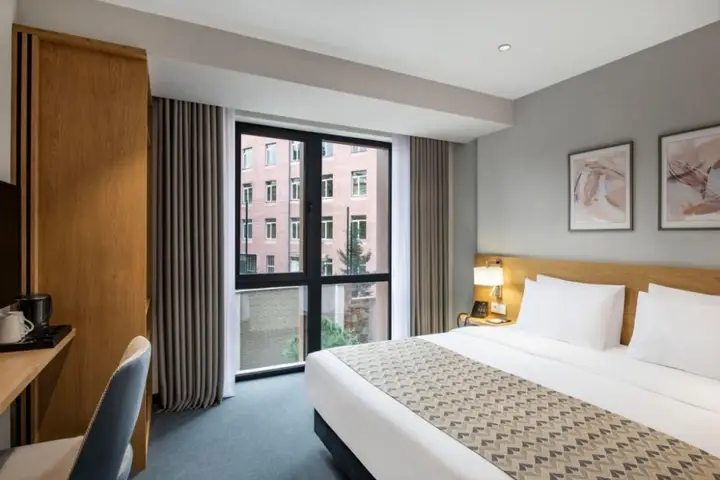 Тбилиси: Clocks Hotel Tbilisi