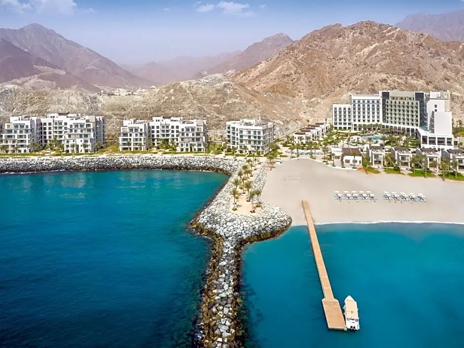 Дибба: Address Beach Resort Fujairah