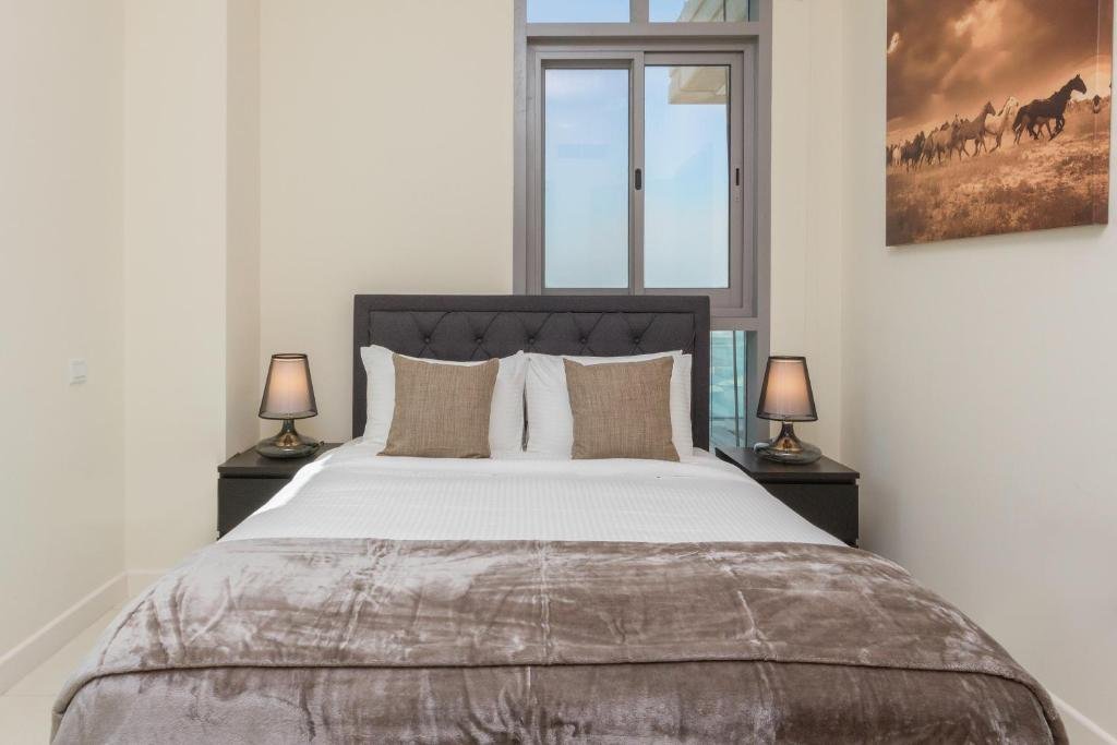 Дубай: Express Holiday Homes -2BR Beautiful Apt with Ocean Palm & Atlantis View