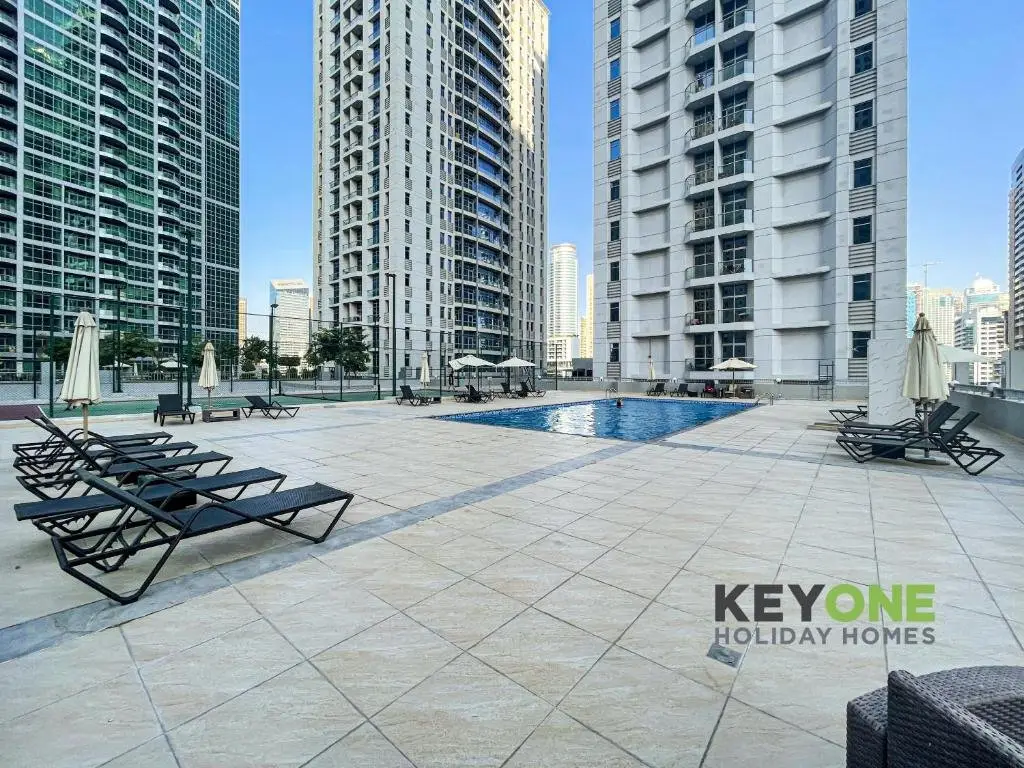 Дубай: Pelican Stay Full Marina And Pool View