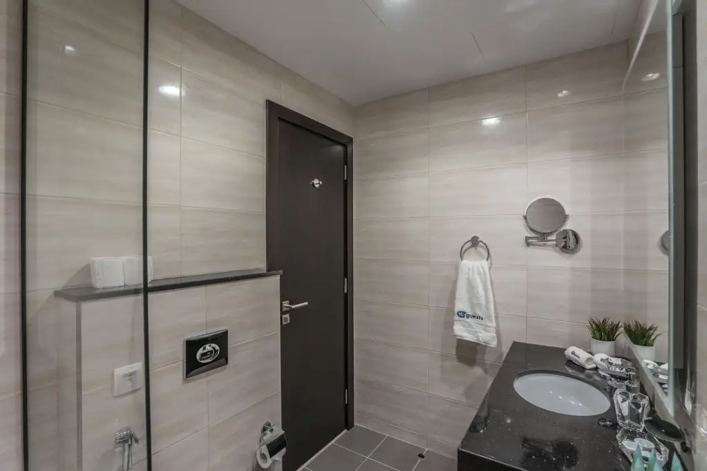 Дубай: Stuning studio with balcony in Damac Celestia
