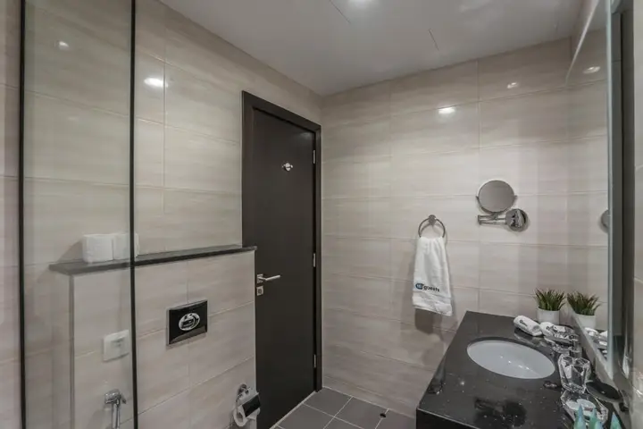 Дубай: Stuning studio with balcony in Damac Celestia
