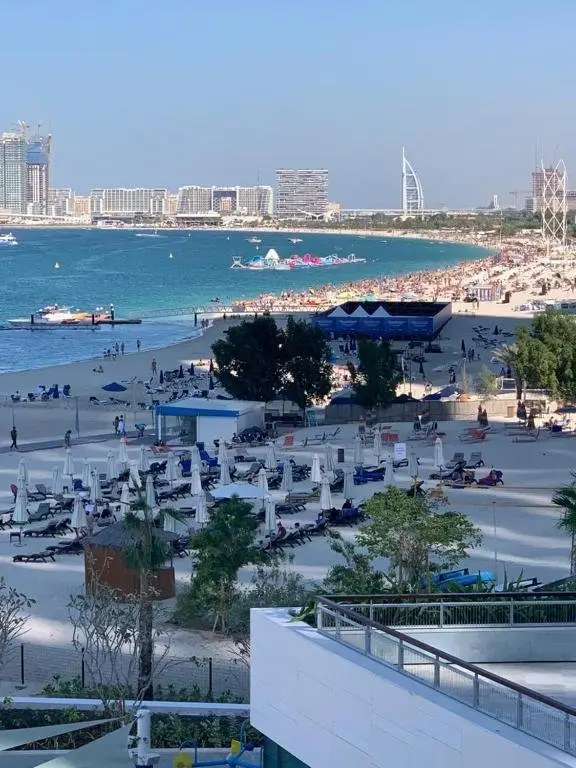 Дубай: LHG ADDRESS BEACH Residence