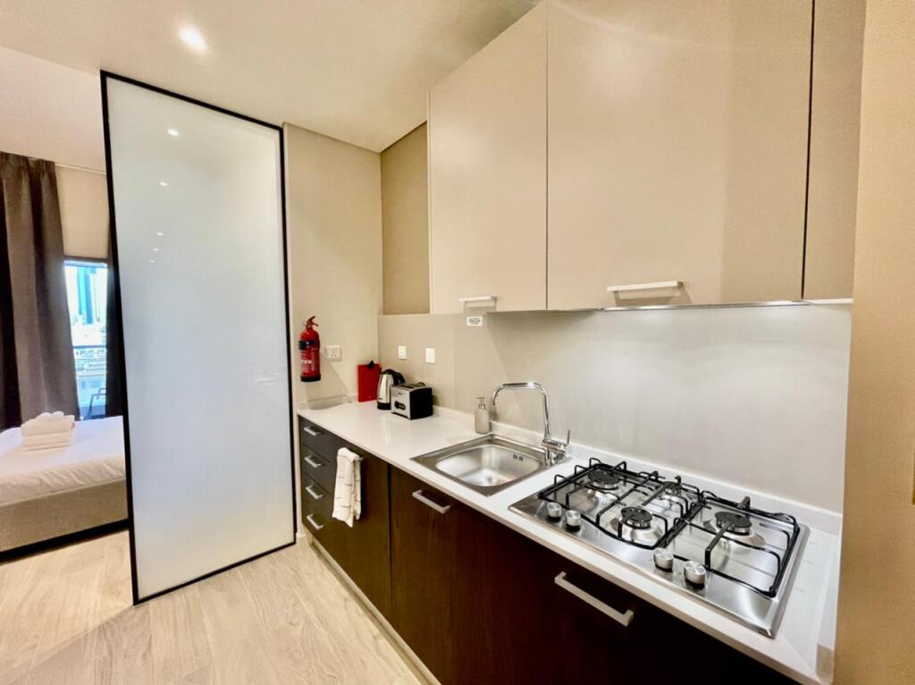 Дубай: Brand new Studio With Balcony at Park View