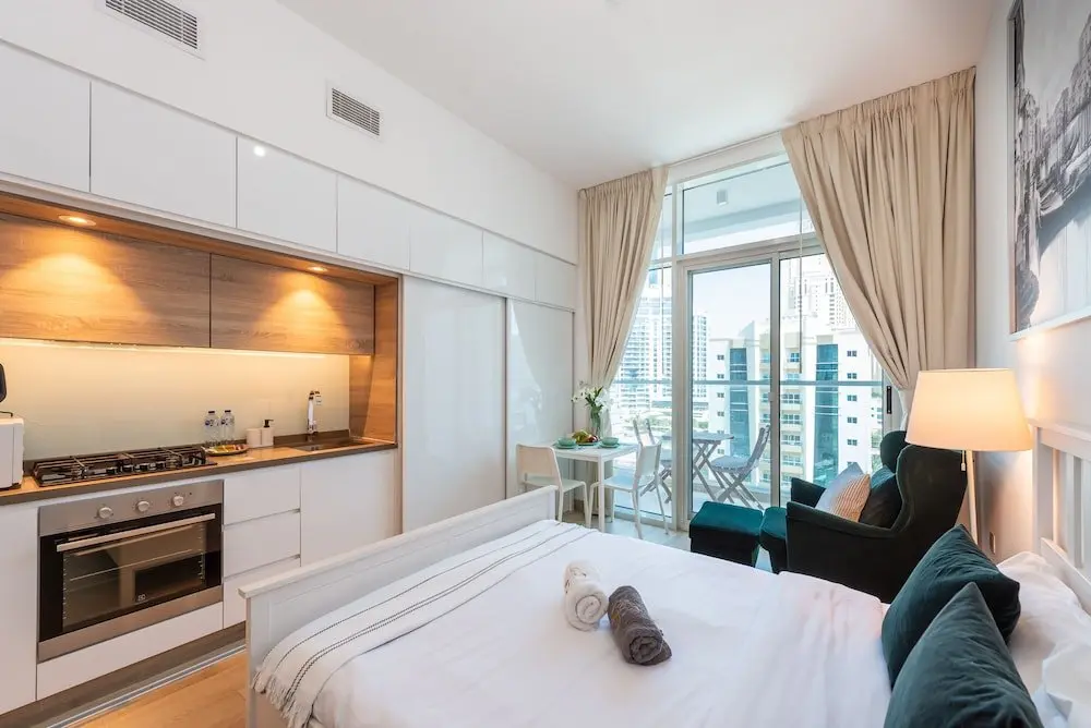 Дубай: Marco Polo - Studio with Marina View + Huge Balcony in Marina