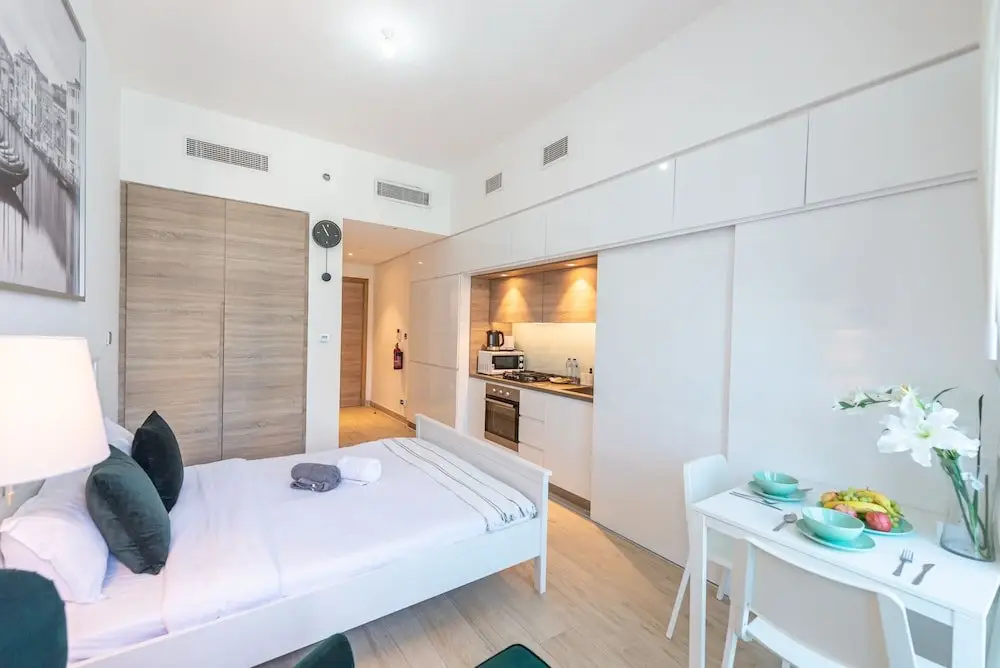Дубай: Marco Polo - Studio with Marina View + Huge Balcony in Marina