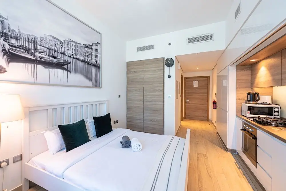 Дубай: Marco Polo - Studio with Marina View + Huge Balcony in Marina