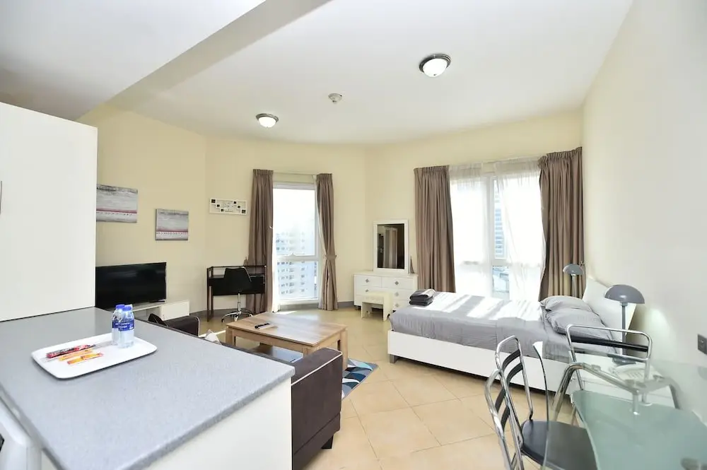 Дубай: Alia -Bright furnished studio near metro