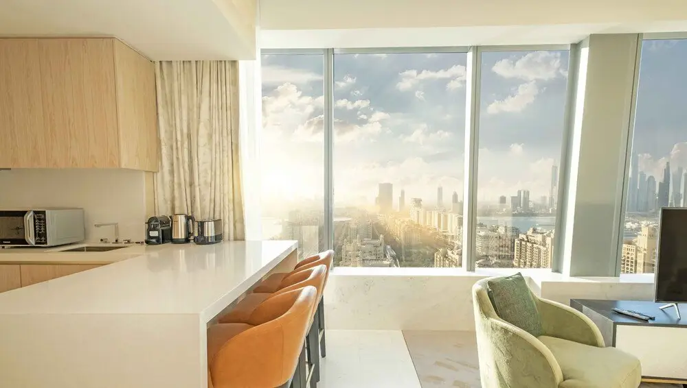 Дубай: LUX Iconic Views at Palm Tower Suite 2