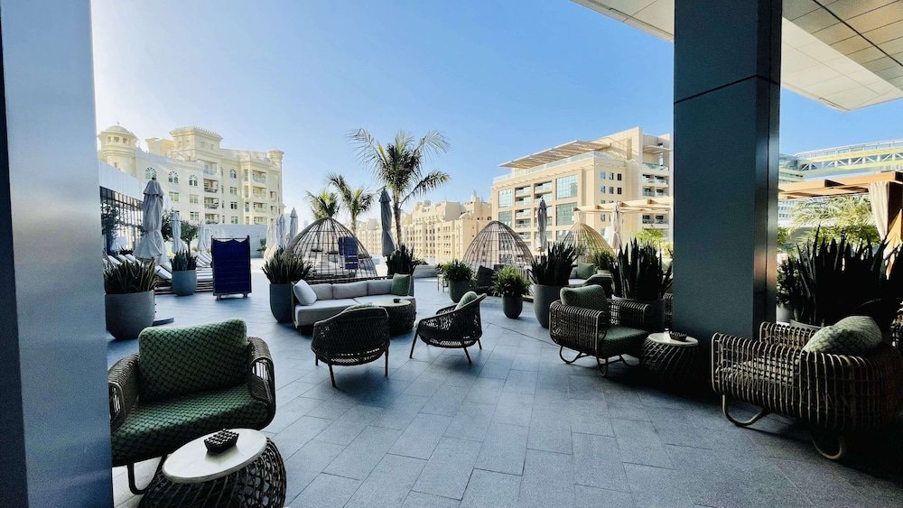 LUX Iconic Views at Palm Tower Suite 2 — фото 1