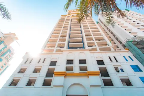 Urban studio with panoramic city views — фото 1