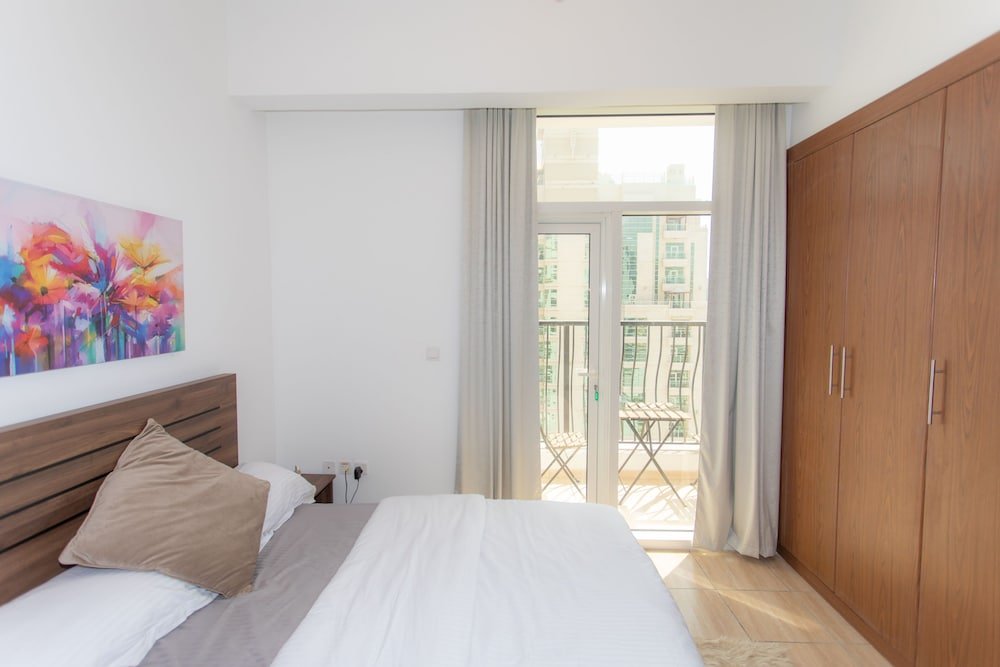 Дубай: Zen studio with panorama city views