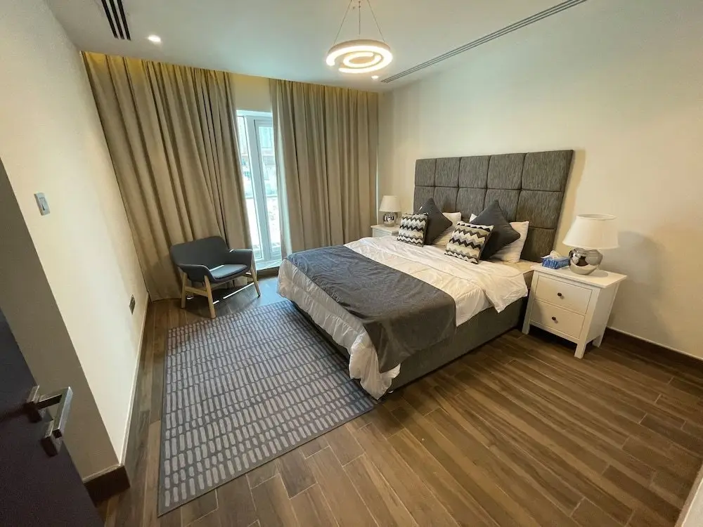 Дубай: Best Townhouse On Jcv 4 Bedrooms With Jacuzzi