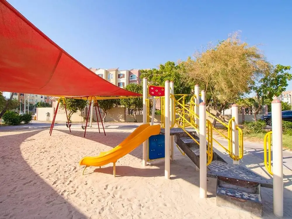 Дубай: Stunning Furnished Studio Apartment in the Heart of Dubai