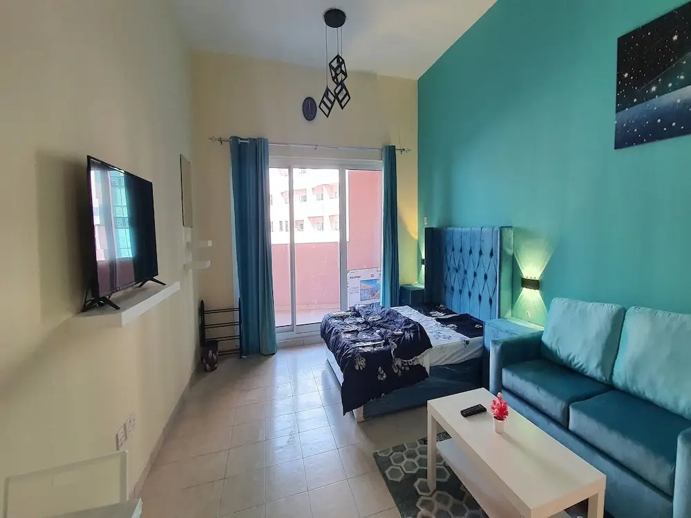 Stunning Furnished Studio Apartment in the Heart of Dubai — фото 1