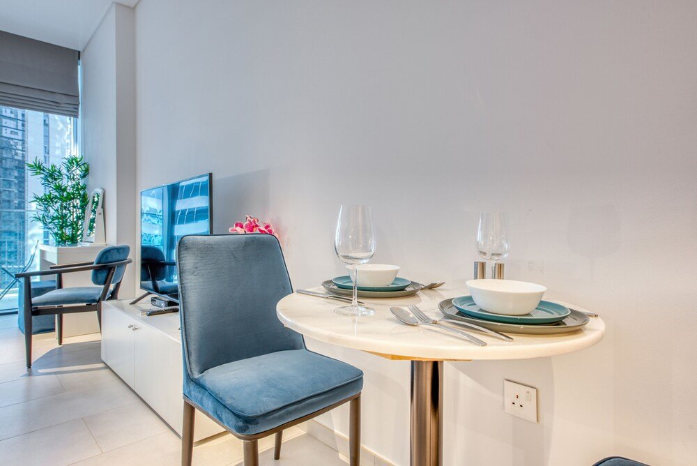 Maison Privee - Exclusive Apt w/ Striking Sea & Dubai Marina Vws — фото 1