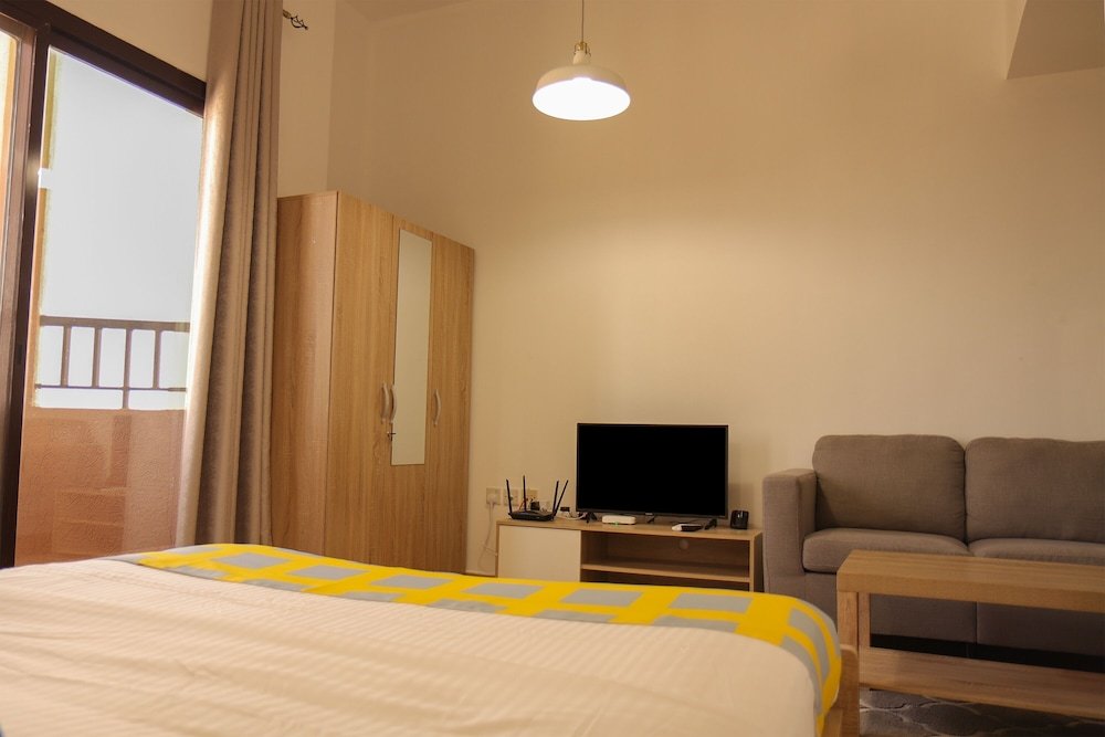 Дубай: Studio Apartment in Silicon Gates 1