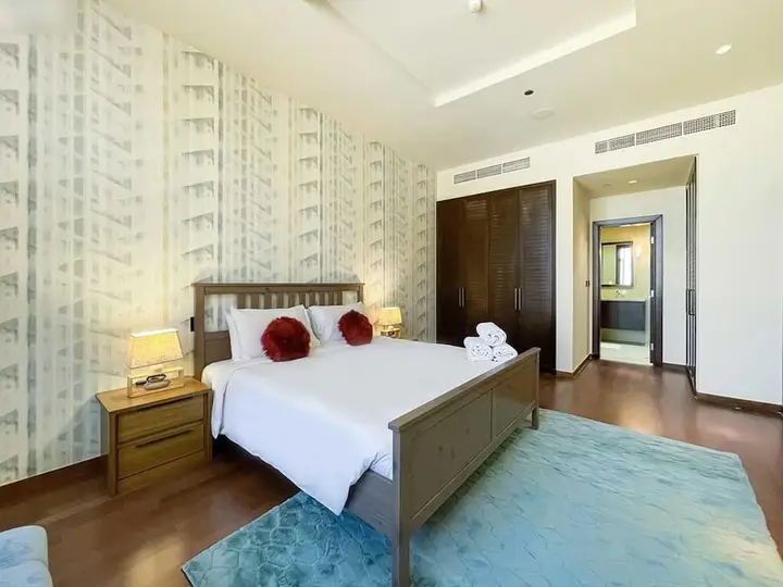 Дубай: Lux 1 BR Pvt Beach Palm by Bnbme Homes