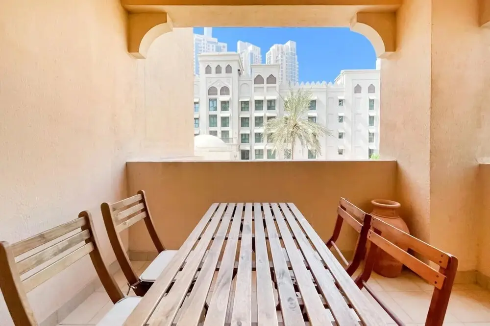 Дубай: Modern 3BR APT w Maid s Room