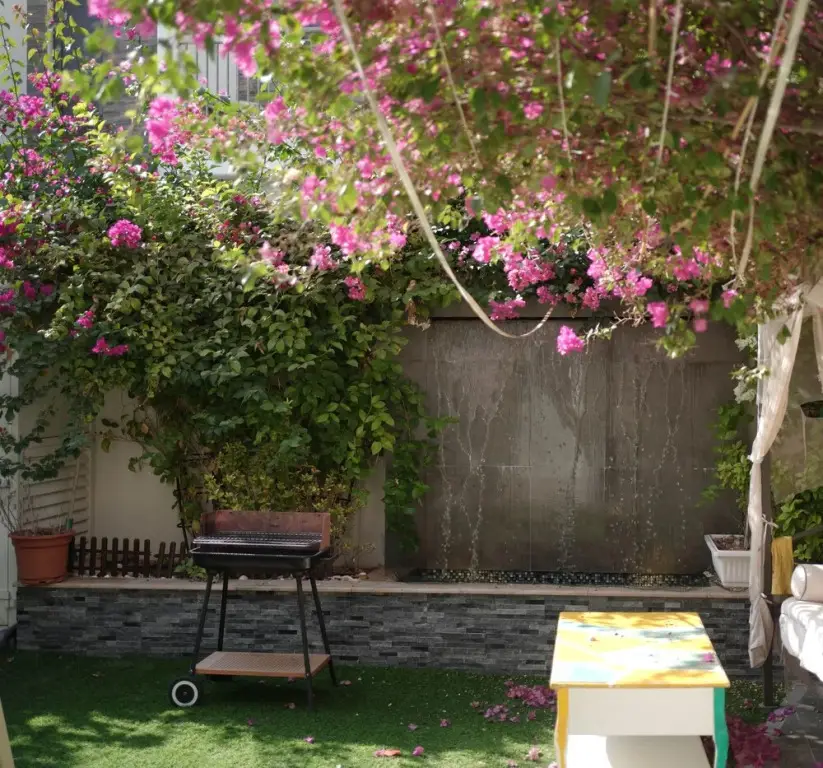 Дубай: KOHH – 3BR Townhouse in Claret
