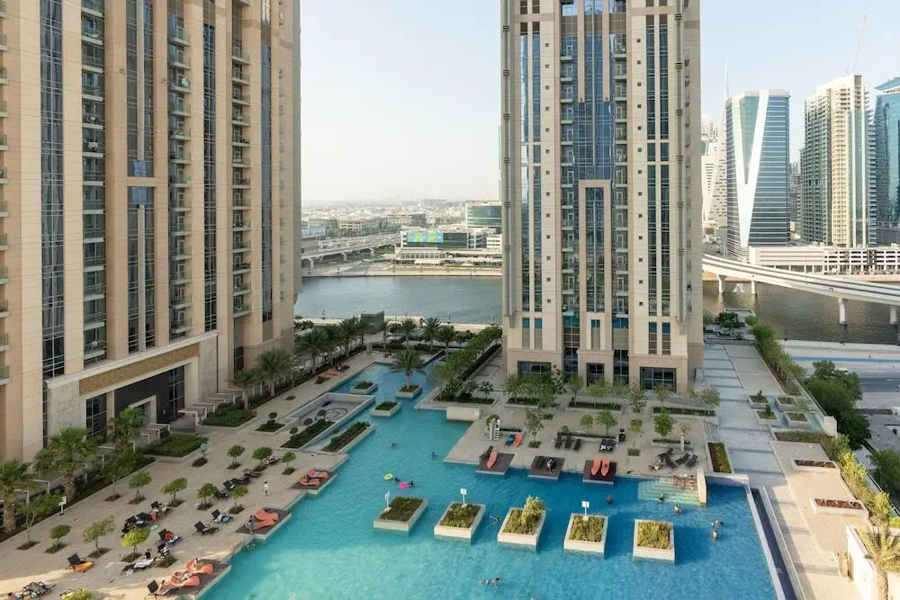 Дубай: Whitesage - Fabulous Canal Views from This Waterfront Luxe Apt