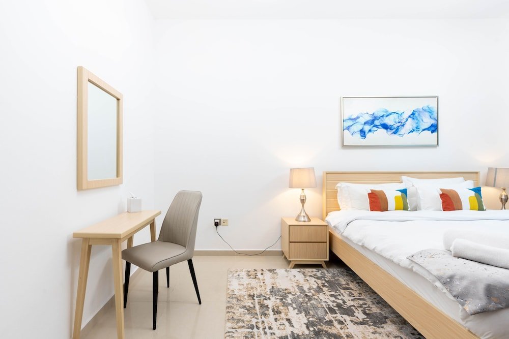 Дубай: Whitesage - Sophisticated and Homey apartment Near to Metro