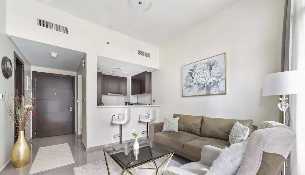 Дубай: WelHome - Chic Apartment in Liveliest Area in Business Bay