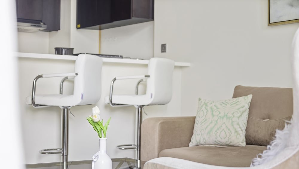 Дубай: WelHome - Chic Apartment in Liveliest Area in Business Bay