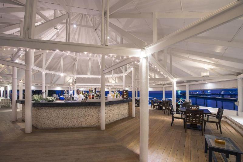Атолл Алиф-Алиф: Diamonds Thudufushi Beach And Water Villas