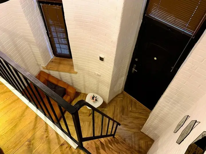 Тбилиси: Tiny Apartment in Italian Courtyard
