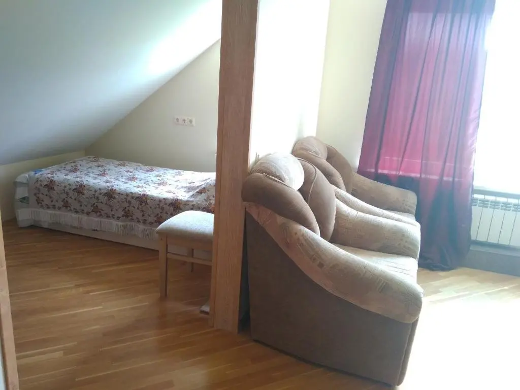 Ждановичи: Room in the Country House