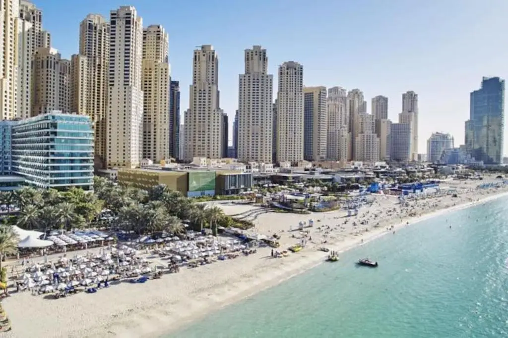 A C Pearl Holiday Home - Pearl of Marina with astonishing Sea View — фото 1