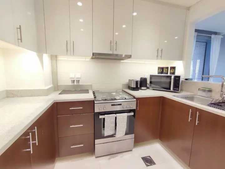 Дубай: SuperHost - Chic Apartment With Balcony Close to Burj Khalifa