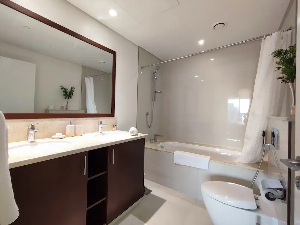 Дубай: SuperHost - Chic Apartment With Balcony Close to Burj Khalifa