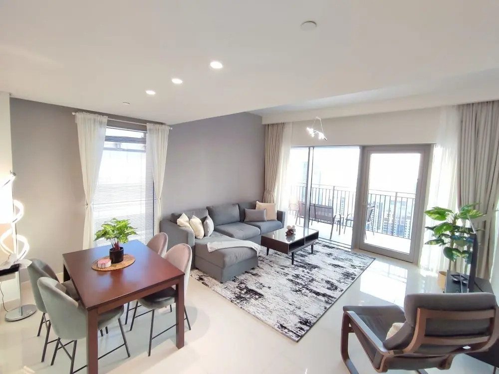 Дубай: SuperHost - Chic Apartment With Balcony Close to Burj Khalifa