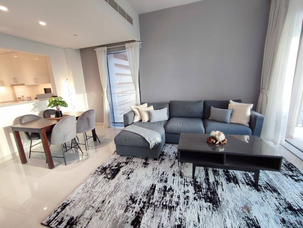Дубай: SuperHost - Chic Apartment With Balcony Close to Burj Khalifa