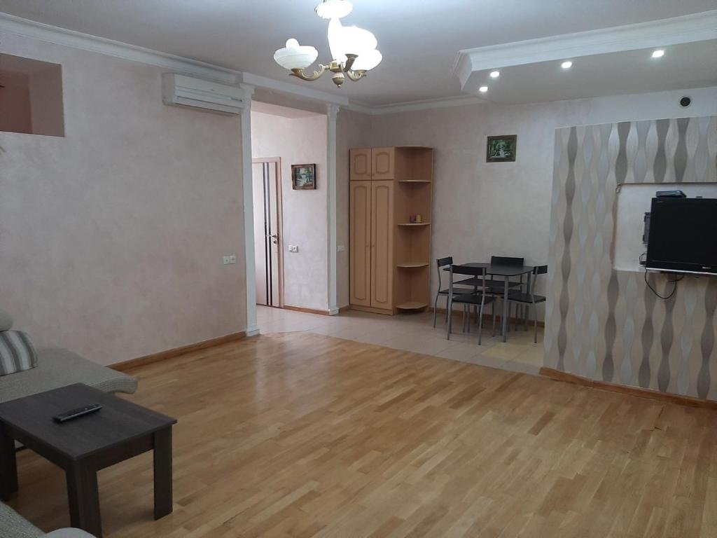 Ереван: Home Elite Yerevan - Large apartment on Komitas Avenue