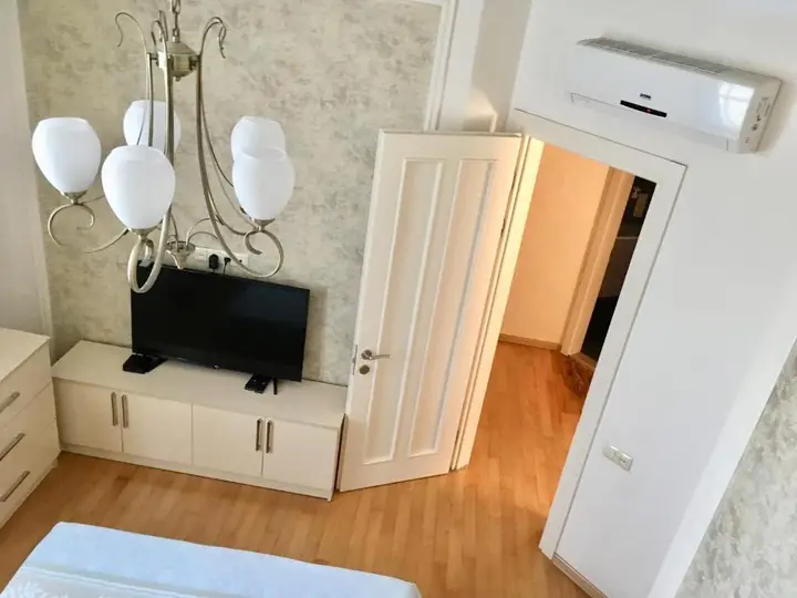 Батуми: Light Apartment on Rustaveli Avenue