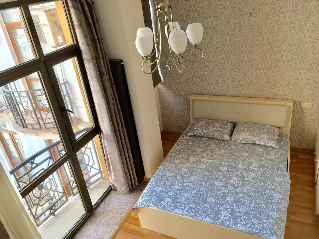 Батуми: Light Apartment on Rustaveli Avenue