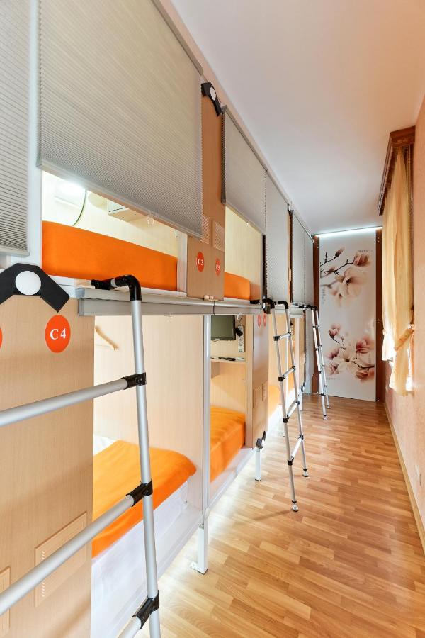 Тверь: CapsuleCity Hostel