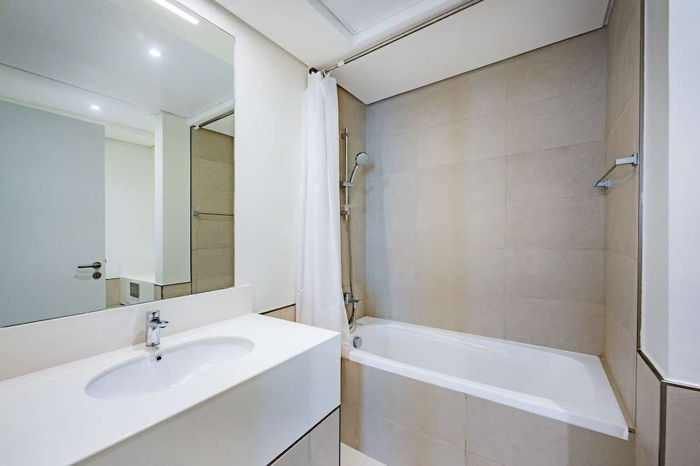 Дубай: Expo Village Serviced Apartments