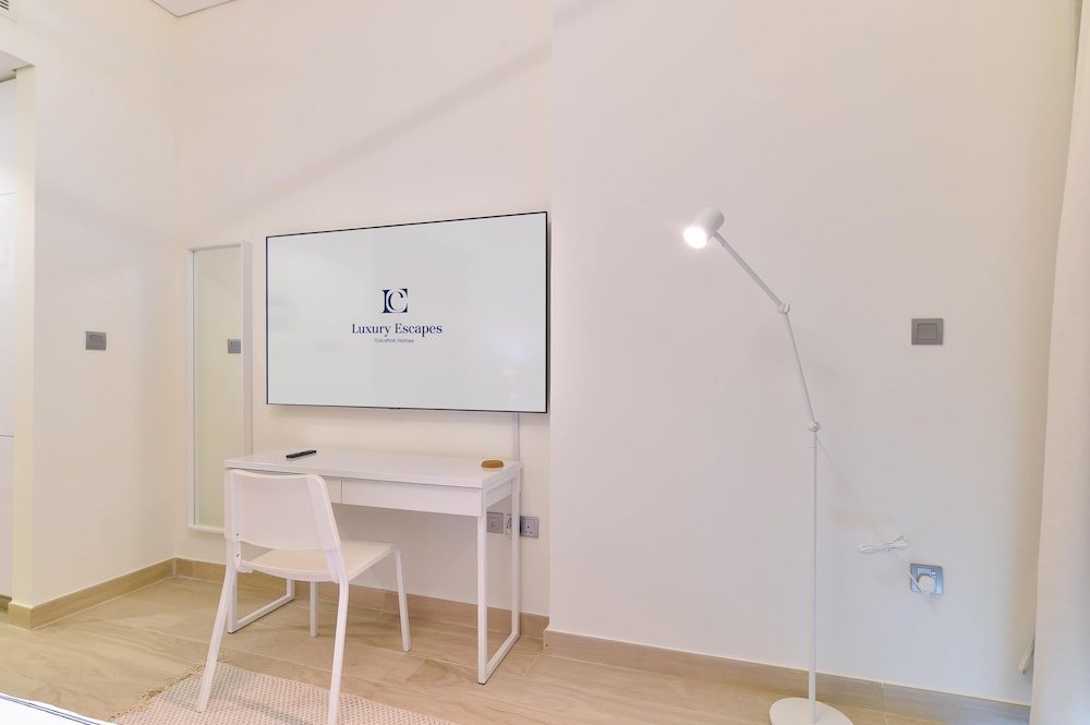 Дубай: Brand New Studio Apartment - Farhad Azizi Jaddaf Dubai
