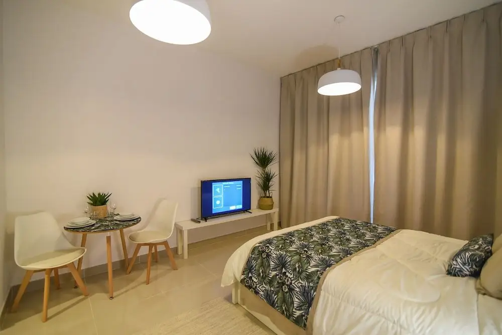 Дубай: GreenFuture - Contemporary Studio Amidst Top Places in JVC