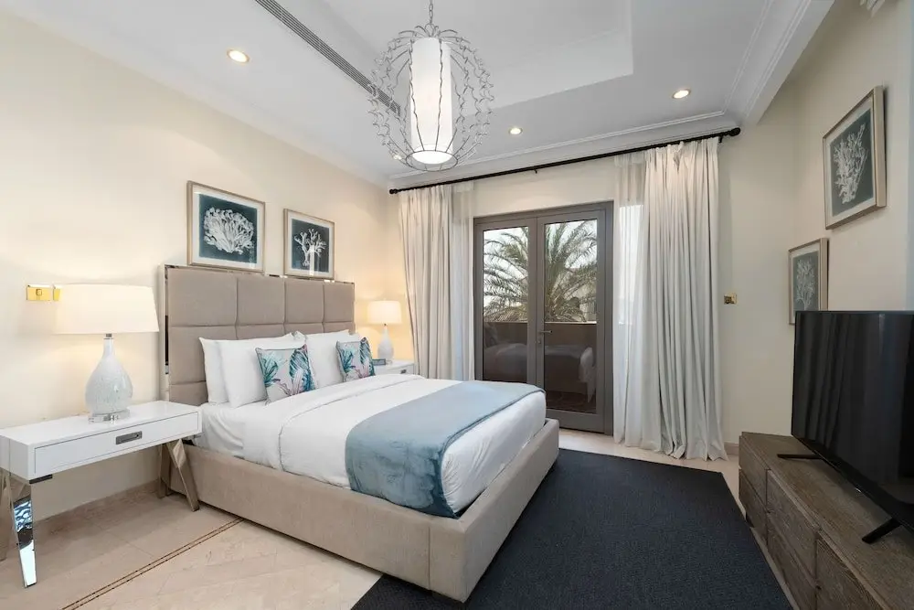 Дубай: Maison Privee - Exclusive Villa w/ Private Pool, Garden & Beach