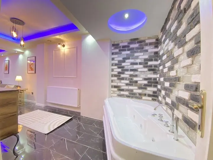 Стамбул: Refreshing Duplex Flat With Jacuzzi in Sisli