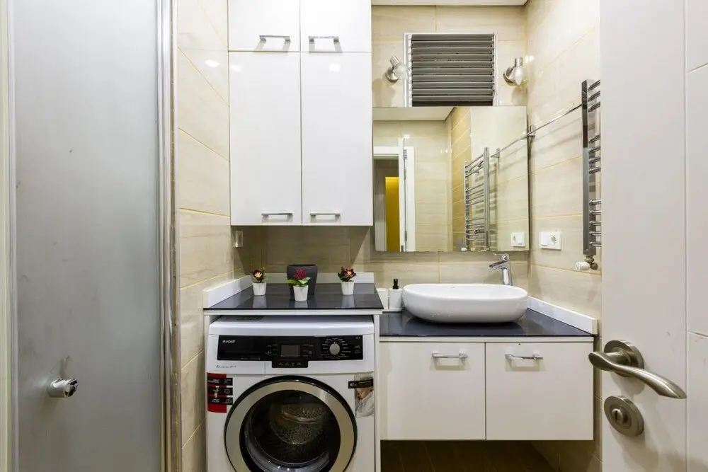 Стамбул: Sleek and Central Flat With Backyard in Besiktas