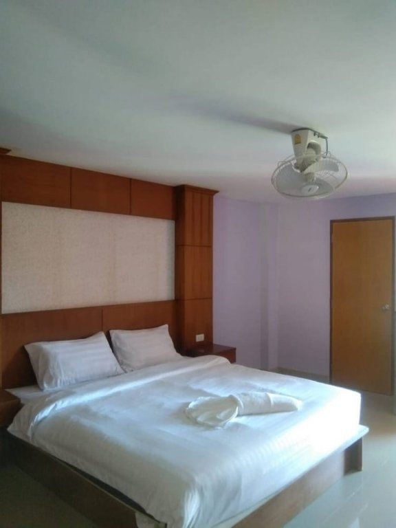 Паттайя: Lucky Inn Residency