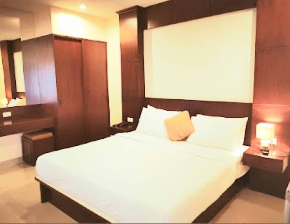 Паттайя: Lucky Inn Residency