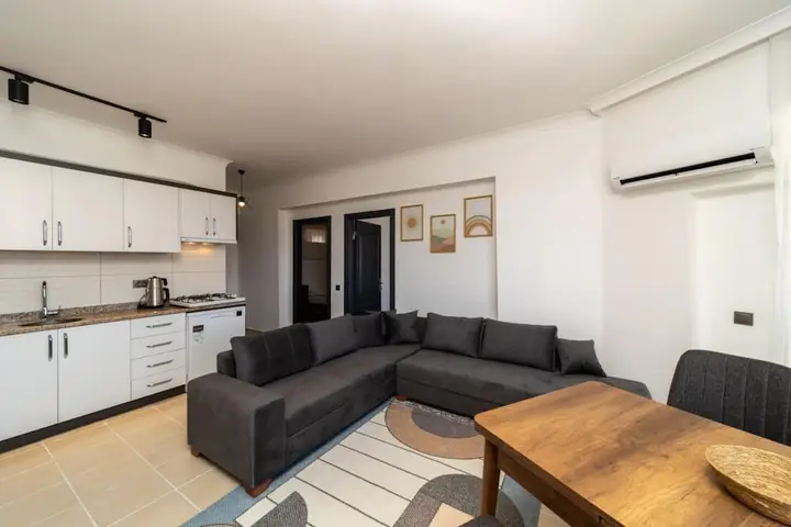 Аксу: Modern Flat With Balcony Close to Beach in Aksu