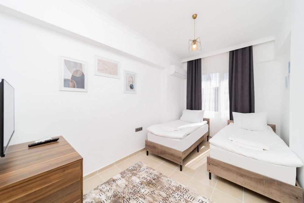 Аксу: Fantastic Flat With Balcony and View in Aksu